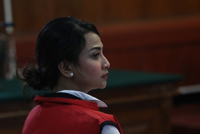 Terdakwa kasus dugaan penyebaran konten asusila Vanessa Angel menjalani sidang perdana di Pengadilan Negeri (PN) Surabaya, Jawa Timur, Rabu (24/4/2019).