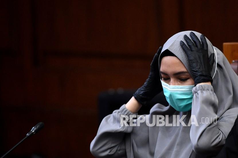 Terdakwa kasus dugaan suap dan gratifikasi pengurusan fatwa Mahkamah Agung (MA) Djoko Tjandra, Pinangki Sirna Malasari menjalani sidang lanjutan di Pengadilan Tipikor, Jakarta.