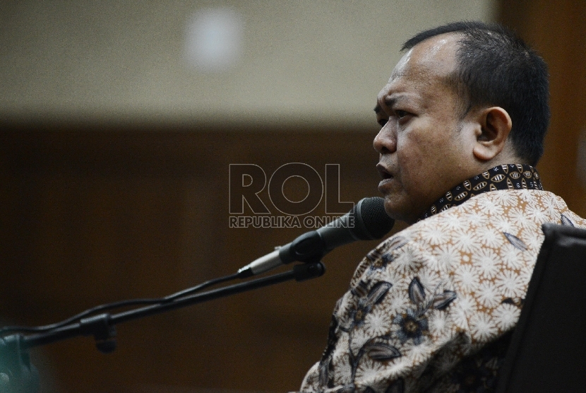 Terdakwa kasus dugaan suap dana Bansos Pemprov Sumut, Patrice Rio Capella mengikuti sidang pemeriksaan terdakwa di Pengadilan Tindak Pidana Korupsi, Jakarta, Senin (30/11). (Republika/Raisan Al Farisi)