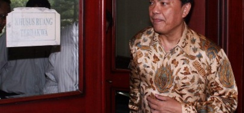 Terdakwa kasus dugaan suap pembangunan Wisma Atlet SEA GAMES di Palembang, Muhammad El Idris, berjalan memasuki ruang sidang Pengadilan Tindak Pidana Korupsi (Tipikor) di Jakarta.