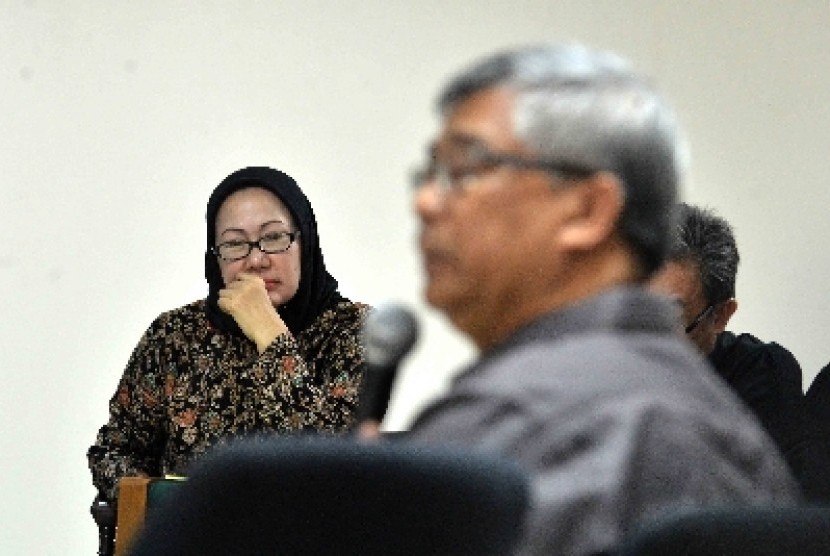 Terdakwa kasus dugaan suap pengurusan sengketa Pilkada Lebak, Banten, Ratu Atut Chosiyah menjalani sidang mendengarkan saksi di Pengadilan Tindak Pidana Korupsi (Tipikor), Jakarta, Kamis (12/6).