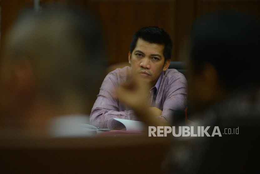 Terdakwa kasus suap anggota DPR Abdul Khoir menjalani sidang lanjutan dengan agenda mendengarkan keterangan saksi di Pengadilan Tipikor, Jakarta, Senin (18/4). (Republika /Raisan Al Farisi)