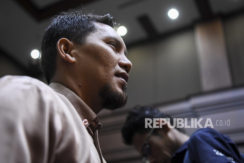 Terdakwa kasus suap Guberrnur Aceh terkait Dana Otonomi Khusus Aceh (DOKA) Ahmadi menjalani sidang dengan agenda pembacaan putusan di Pengadilan Tipikor, Jakarta, Senin (3/12/2018). 