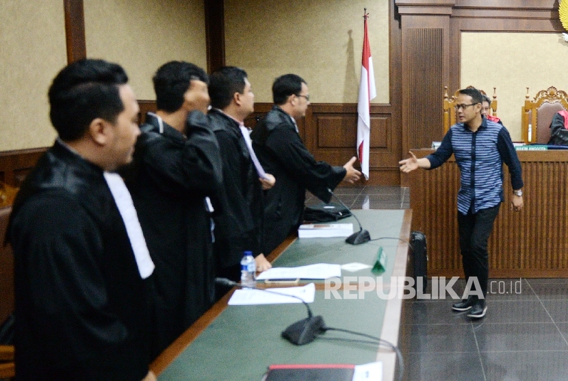 Terdakwa kasus suap kepada pejabat Badan Keamanan Laut (Bakamla) Fahmi Darmawansyah 