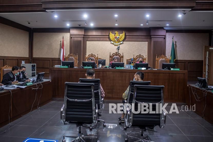 Sidang Pemeriksaan Terdakwa Kasus Suap Pajak | Republika Online