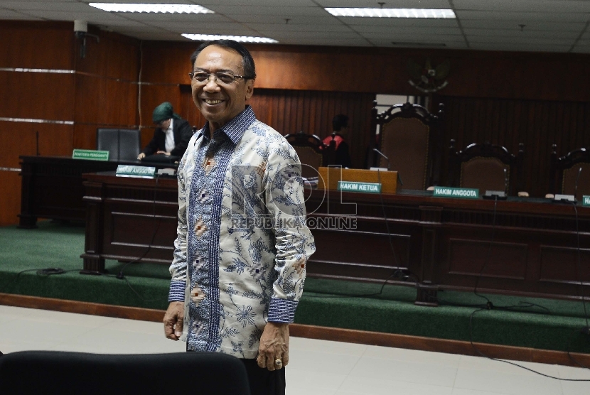  Terdakwa korupsi dan pemerasan di Kemenbudpar dan Kementerian ESDM, Jero Wacik menjalani sidang lanjutan dengan agenda pembacaan putusan sela di Pengadilan Tipikor, Jakarta, Selasa (6/10).