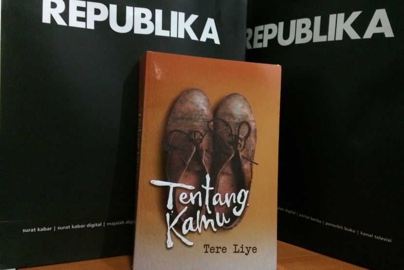 Tere Liye launches Tentang Kamu. His new novel published by Republika Publisher and printed in two languages, bahasa and English. It will hit the market on Thursday (10/27).