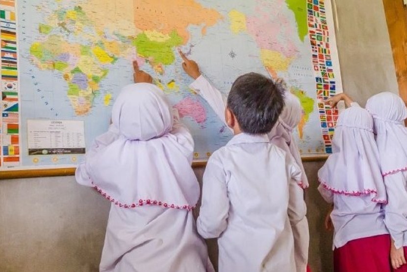 Terjadi kesenjangan antara murid sekolah Islam mainstream dan network di Indonesia.