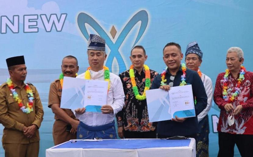 terkait syukuran atas pencapaian terbaru untuk mengekspor cangkang sawit yang keempat kalinya di kawasan Pelabuhan Tanjung Buton, Kabupaten Siak, Provinsi Riau.