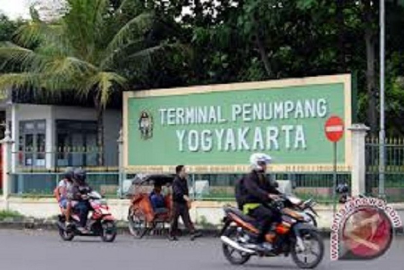 Terminal Penumpang Yogyakarta.