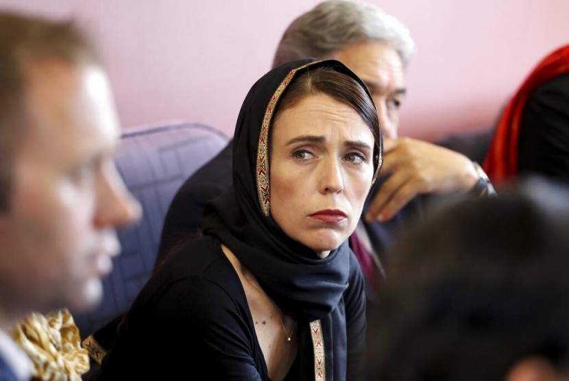 Teror Masjid Christchurch. PM Jacinda Ardern bertemu dengan komunitas Muslim, Sabtu (16/3), di Canterbury Refugee Centre di Christchurch. Pertemuan merupakan upaya PM untuk menjamin keamanan komunitas Muslim dan imigran. 