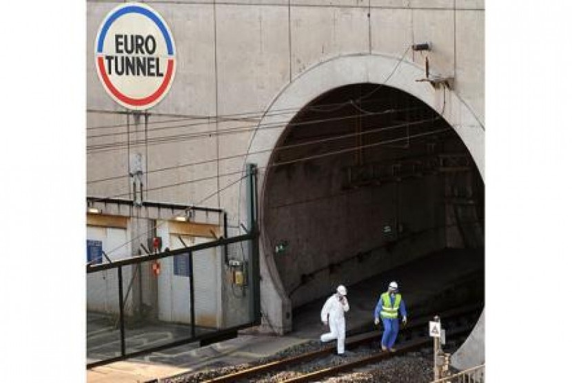 Terowongan Channel yang menghubungkan Inggris dan Prancis menjadi jalan bagi imigran ilegal memasuki Inggris.