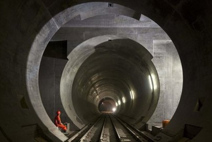 Terowongan kereta api Swiss