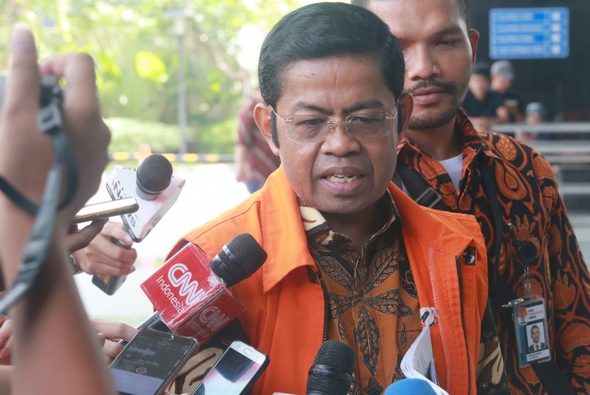 Tersangka kasus dugaan suap proyek PLTU Riau-1 Idrus Marham 