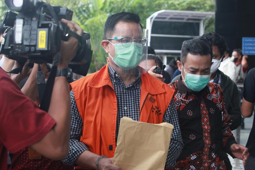 Tersangka mantan menteri sosial Juliari P Batubara bersiap menjalani pemeriksaan di Gedung Komisi Pemberantasan Korupsi (KPK), Jakarta, pekan lalu.