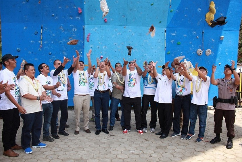 Test event sport climbing resmi dibuka oleh Sekjen INASGOC, Eris Herryanto dihadiri oleh Wakil Deputi I Games Operation INASGOC, Djoko Pramono, Ketua II Pengurus Pusat  FPTI (Federasi Panjat Tebing Indonesia), Wahyu Pristiawan Buntoro, Sport Department IFSC Asia, Francis Lo, Ketua Pelaksana test event, Rudy Fitrianto, Rabu (06/09) di Cikole, Bandung Barat, Jawa Barat.