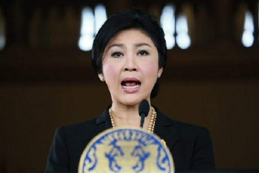 Thai Prime Minister Yingluck Shinawatra speaks at a news conference at the government house in Bangkok, Thailand, Thursday, Nov. 28, 2013.