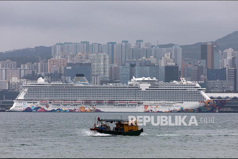 The 151,000-tonne World Dream cruise liner, owned by Genting Hong Kong Limited, is docked at the Kai Tak Cruise Terminal in Hong Kong, China, 05 February 2020. Genting announced that three passengers on a recent World Dream cruise had developed coronavirus symptoms following a cruise between 19 and 24 January 2020.