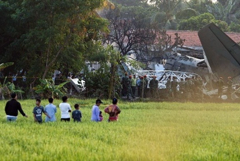 The accident of Fokker-27 in Jakarta this week highlight the importance of immeadiate replacement.    