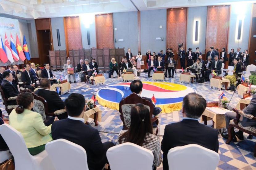 Pertemuan para menteri luar negeri ASEAN di Luang Prabang pada 28-29 Januari 2024.