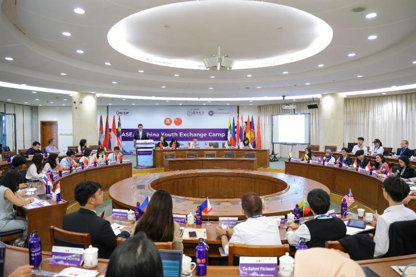 The ASEAN Foundation, dengan dukungan Mission of the Peoples Republic of China to ASEAN menyelenggarakan ASEAN-China Youth Exchange Camp pada 26-31 Agustus di Xiamen dan Quanzhou, Cina. Acara ini diikuti oleh sebanyak 24 pemuda dari 10 negara ASEAN dan Cina.