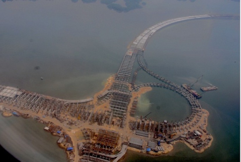 The construction of toll road is seen from airplane in April. The toll will be open on September 23, 2013. (file photo)