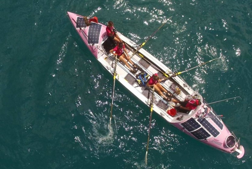 The Coxless Crew, kelompok perempuan pertama yang mendayung lautan Pasifik. 