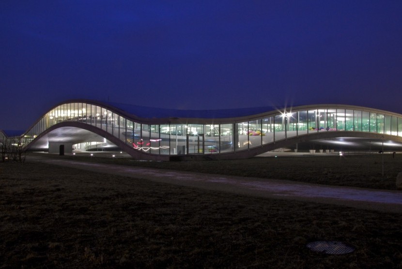 The Ecole Polytechnique Federale de Lausanne Learning Center (file)