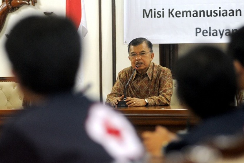 The head of Indonesian Redcross, Jusuf Kalla.