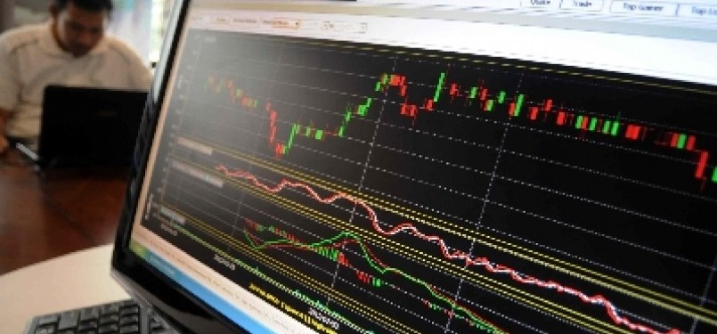 The JSX Composite slightly declines on Friday due to several factors including the prospect of the rise of fuel price. 