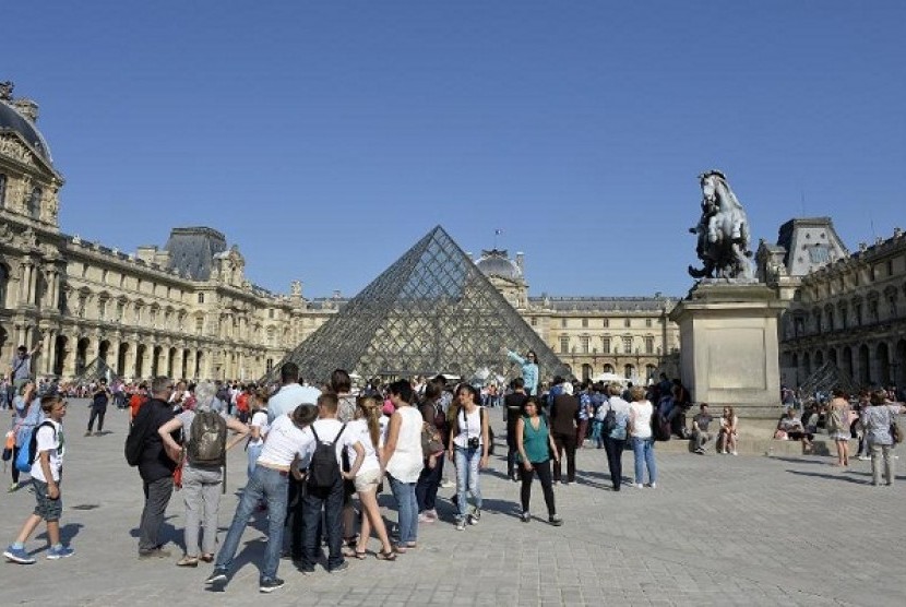 The Louvre akan buka setiap hari