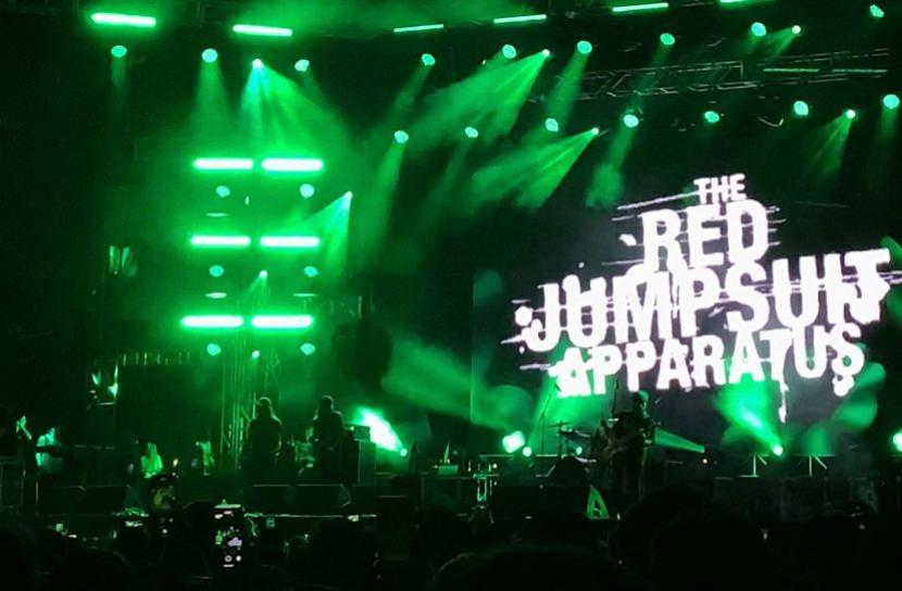 The Red Jumpsuit Apparatus tampil di festival musik Everblast, Jakarta, Ahad (5/3/2023).