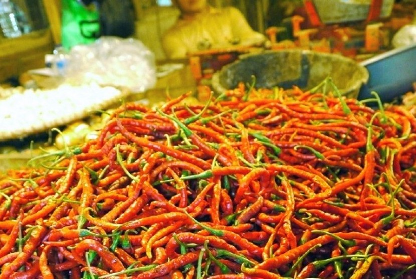 The soaring price of red chilies is the main contribution to June's inflation. (illustration)  