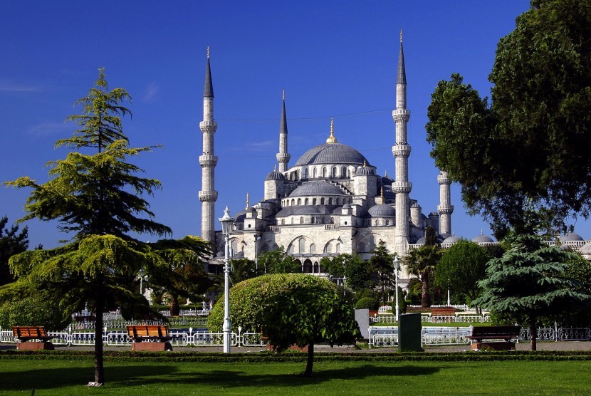 The Sultan Ahmed Mosque – Blue Mosque di Istanbul, Turki