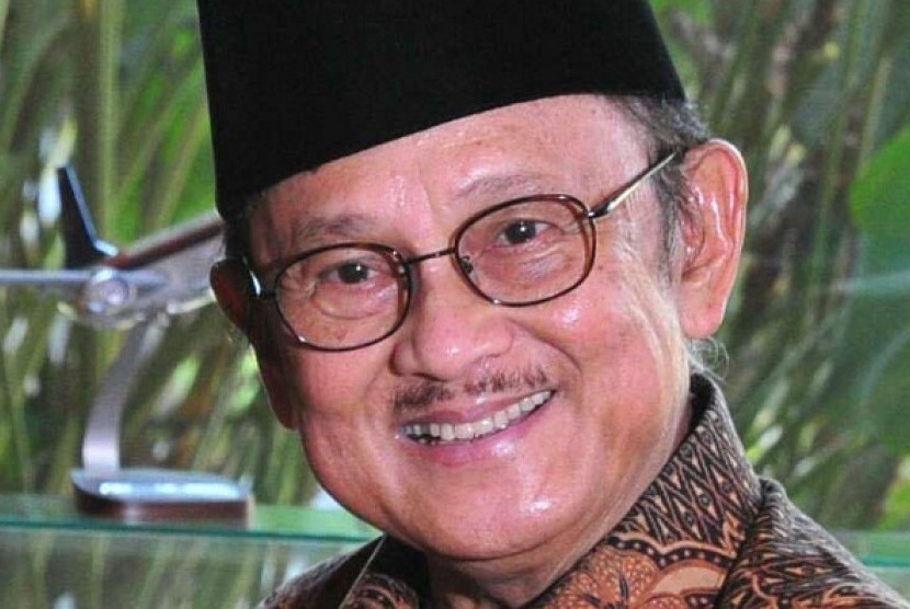 The third Indonesian president, BJ Habibie (file photo)