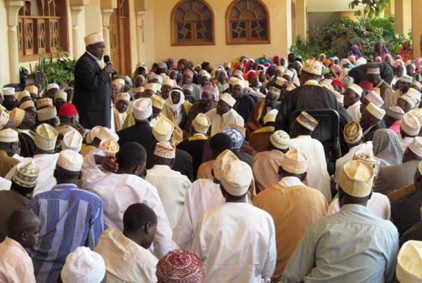 The Vice Chairman Uganda Muslim Supreme Council Haji Abdul Nadduli has spoken out against a clique of Muslims leaders 