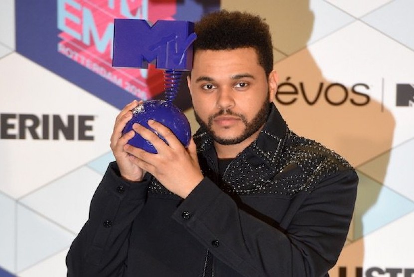 Penampilan The Weeknd kejutkan penonton karena muncul dengan wajah berdarah (Foto: penyanyi The Weeknd)