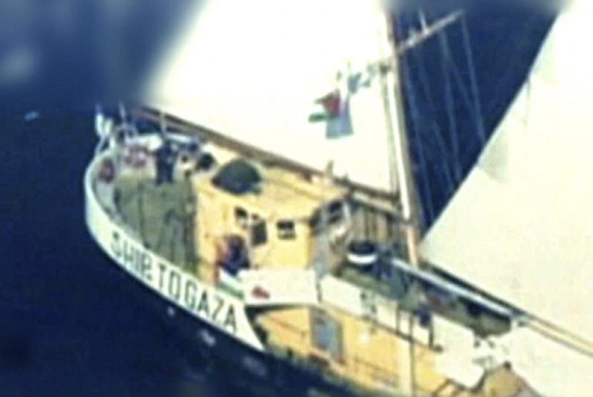 This photo released by the Israel Defense Forces, shows the Swedish-owned, Finnish-flagged boat, Estelle as it near the waters off the Gaza Strip Saturday Oct 20, 2012. Israeli naval vessels thwarted the advance of a pro-Palestinian boat attempting to reach Gaza on Saturday in defiance of Israel's blockade of the territory, the military said. 