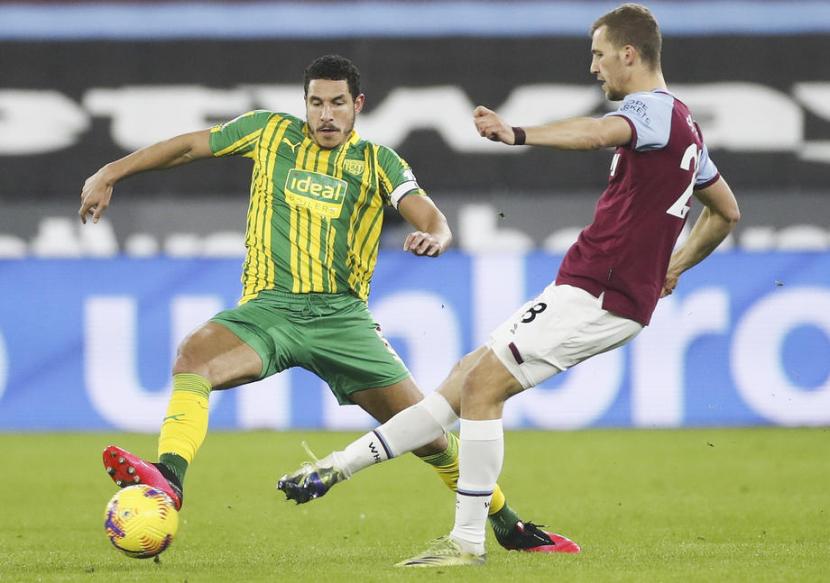 Tomas Soucek (kanan) pencetak dua gol dalam kemenangan West Ham UNited 3-2 atas Crystal Palace.