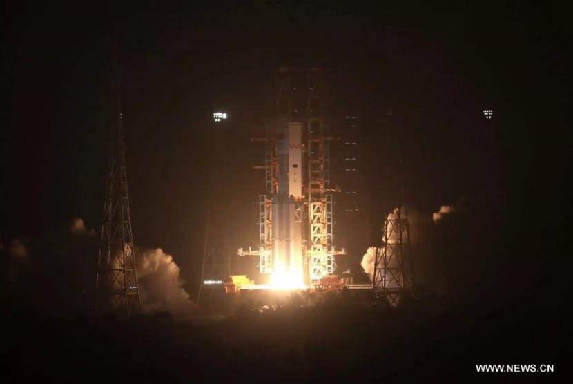 Peluncuran roket China ke ruang angkasa. ilustrasi