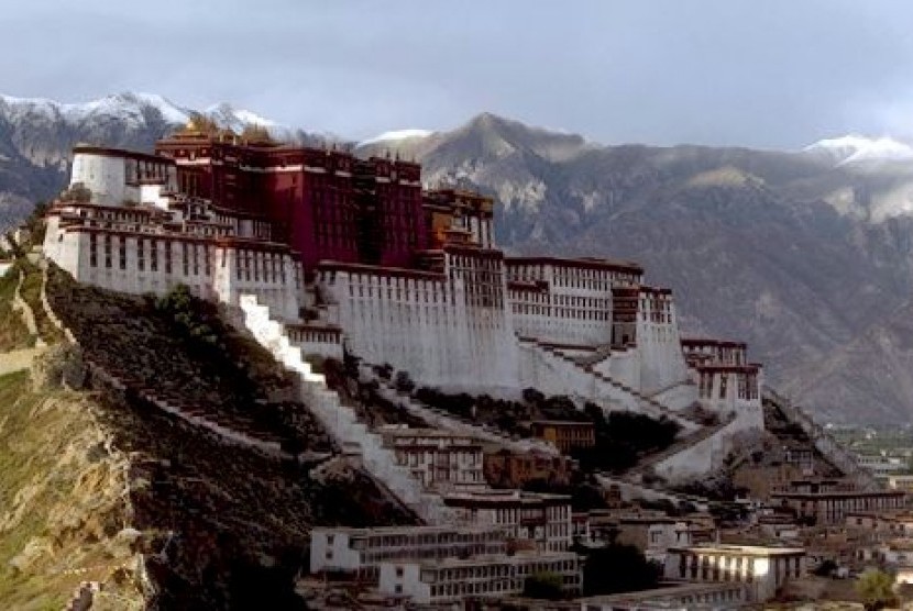 Komando Militer Tibet Gelar Simulasi Perang