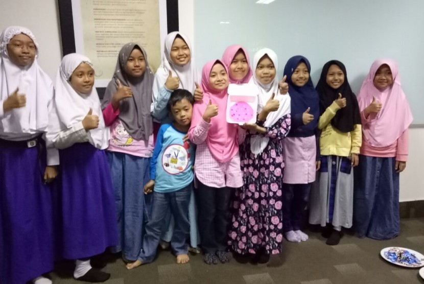 Tidak kurang dari 100 anak-anak sekolah dasar (SD) mengikuti acara di Gedung Republika, Warung Buncit, Jakarta, Sabtu (12/8). 
