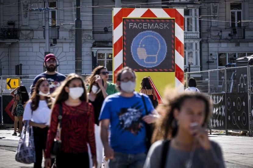 PM Belanda mengumumkan akan melonggarkan aturan Covid-19 termasuk penggunaan masker seiring menurunnya kasus virus corona di Belanda.
