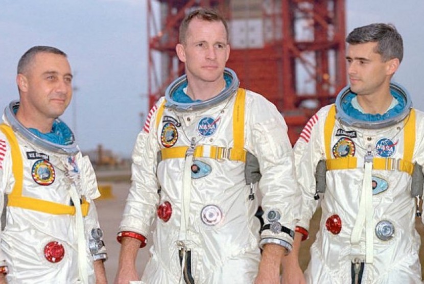 tiga astronaut yang bergabung dalam misi Apollo 1