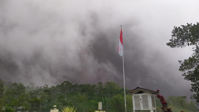 Tiga desa di Boyolali diguyur hujan abu, Jumat (8/12).