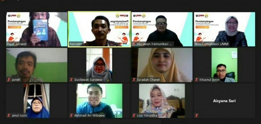 Dosen Universitas Muhammadiyah Malang (UMM) mengadakan pelatihan menulis untuk para guru secara daring. 