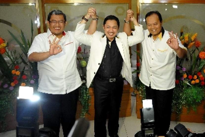 Tiga kandidat capres PKS, Presiden PKS Anis Matta (tengah),Gubernur Jawa Barat Ahmad Heryawan (kiri) dan Anggota Majelis Syuro PKS Hidayat Nur Wahid (kanan)