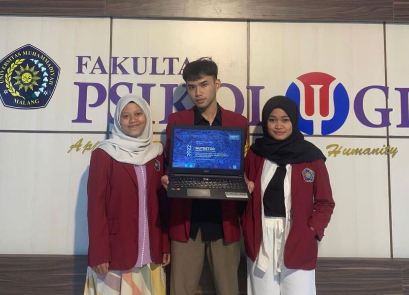Tiga mahasiswa Fakultas Psikologi Universitas Muhammadiyah Malang (UMM) meraih juara esai tingkat internasional. 