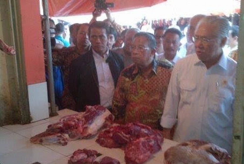 Tiga menteri sidak di pasar Cianjur.