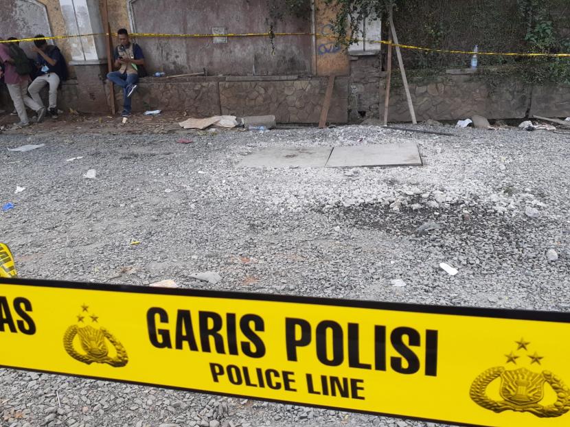 Tiga orang tewas diduga kehabisan oksigen di dalam gorong-gorong di kawasan Cipondoh, Kota Tangerang, Kamis (7/10). 